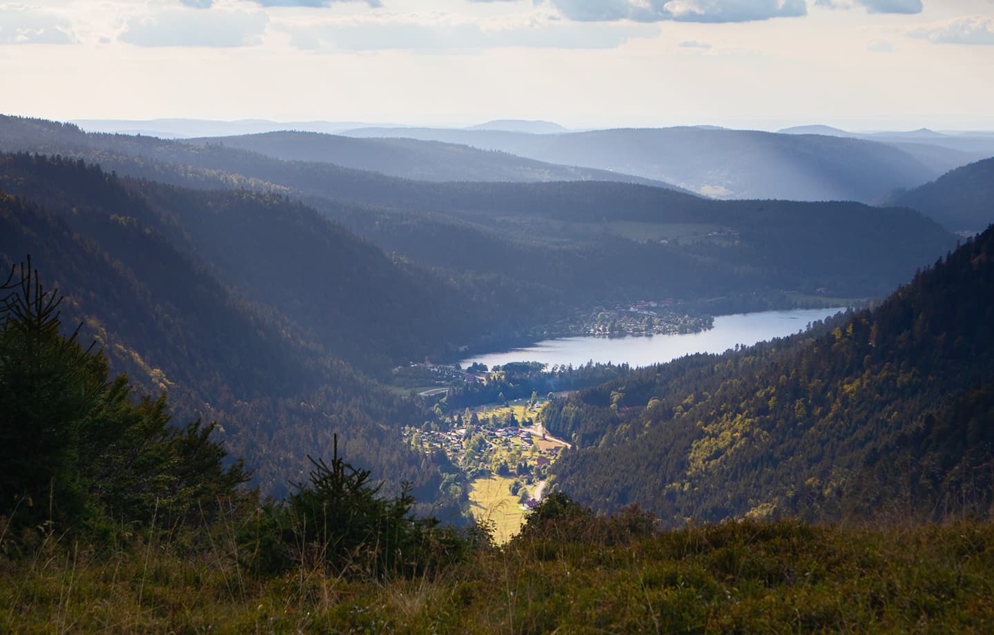 Le lac de Longemer depuis les hauteurs des Vosges